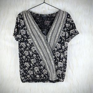 NWT Lucky Brand Floral V-Neck Short Sleeve Blouse Cream Black Small Petite